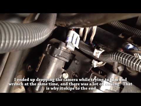 Removing Spark Plug Coil Packs GM 5.3 Vortec Engine LS vid 5