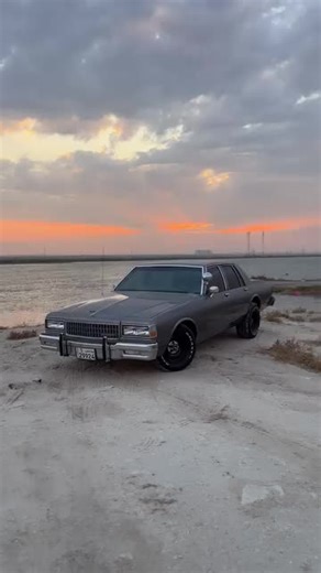 1988 Chevrolet Caprice vs Jeep Blazer Comparison