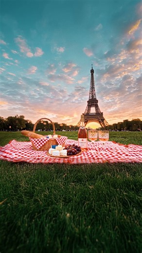 Paris Eiffel Tower Picnic & Nature Sounds 🇫🇷🥐 Relaxing Ambience #paris