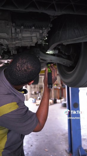 Diagnosing and Fixing Vehicle Shakes: A Mechanic's Guide