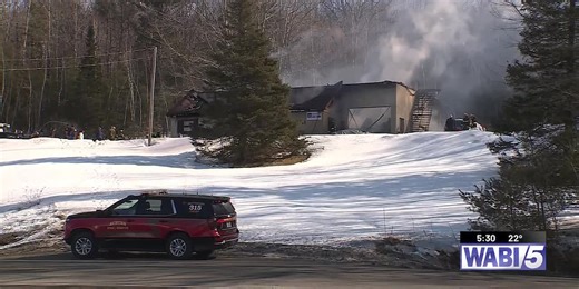 Fire destroys Willie’s Auto Body in Turner