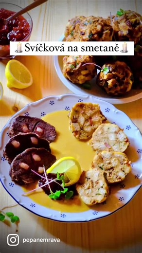 Svíčková na smetaně recept: Bavorský knedlík, nové koření a smetana