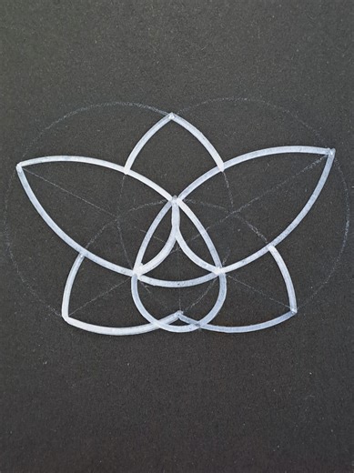 Dibujo Geométrico de una Orquídea Paso a Paso