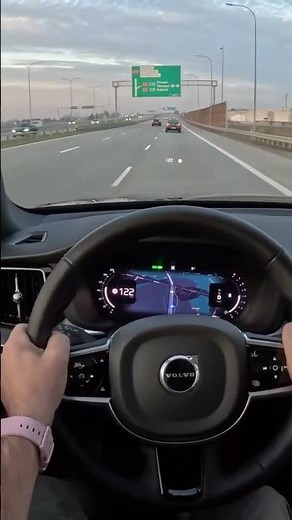 2026 Volvo XC60 B5 AWD Black Edition 250 HP Acceleration Test (0-100 km/h - Result: 8.2s 📉)