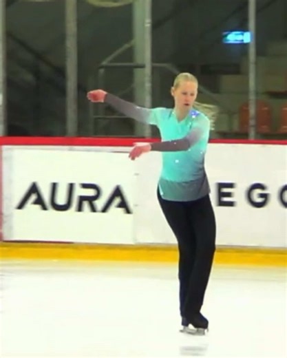 lutz toe and loop from volvo open 🕺 #figureskating #iceskating #foryourpage #fyp