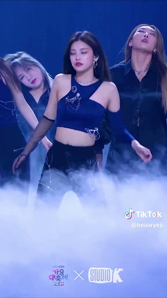 Yeji’s Unforgettable Stage Presence with ITZY