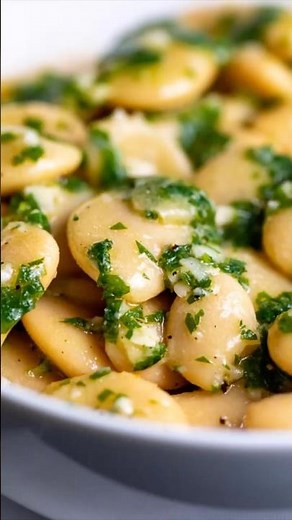 The BEST Lemon Garlic Butter Bean Salad (Easy Summer Recipe)