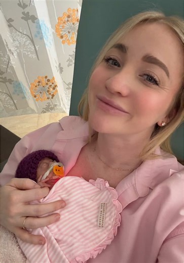 Day 11 🦋 Filming these little vlogs helps quiet my racing thoughts 🙃 #nicumom #nicubaby #micropreemie #preemie #nicu