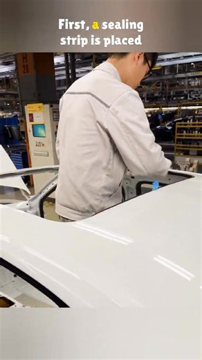 35K views · 192 reactions | Ever wondered how a sunroof stays dry even though it is not sealed? This video takes you inside the factory to see the full installation process of a panoramic sunroof, from sealing strip to drain tubes, and shows how rainwater is guided safely outside the car. #sunroofDrainage​ #carFactoryProcess​ #carEngineering​ #autoTechnology | Oryzon tek | Facebook