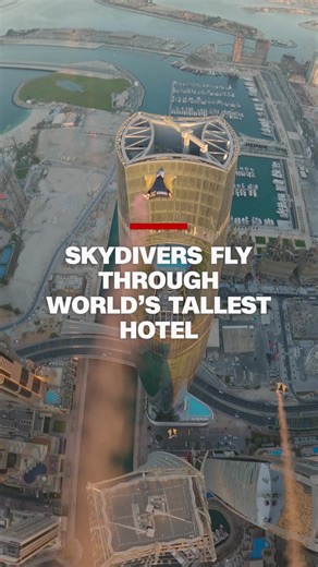 Elite Skydivers Execute Unprecedented Stunt in Dubai