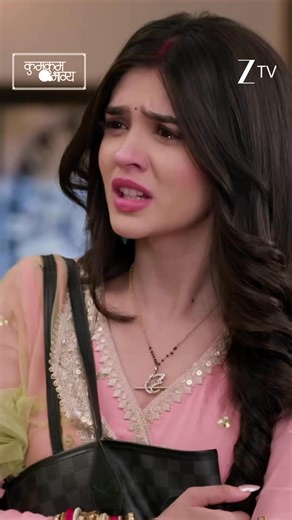 682K views · 10K reactions | Kya Sonalika ke tokne par Prarthana ko chhodhni padengi Shivansh ki saari yaadein issi ghar mein?Dekhiye #KumkumBhagya har roz, raat 9 baje, sirf #ZeeTV par.#Prarthana #Shivansh #ZeeTVReels #AapkaApnaZeeTV | ZEE TV | Facebook