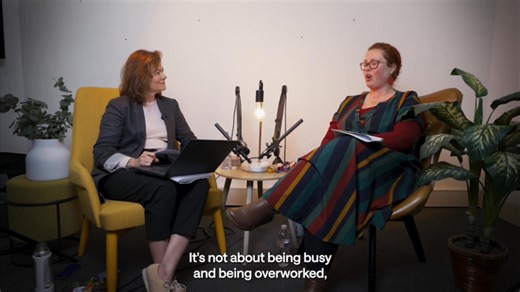 Ever wondered what naturopathy actually is? This episode breaks it all down in a simple and practical way. Natalie chats with Jasmine King, Clinic Lead and Learning Facilitator in Naturopathy and Western Herbal Medicine, about how biomedicine and holistic practice work together to support real wellbeing. 🌿 From hormones to gut health to everyday lifestyle tips, this conversation is full of insights that make natural health feel accessible and science informed. If you’re curious about herbal med