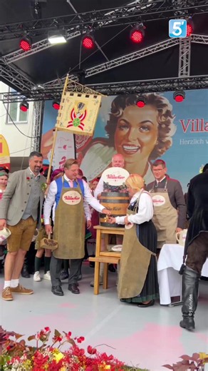 Der 81. Villacher Kirchtag ist eröffnet! Bieranstich geglückt🍻😆 #villach #villacherkirchtag #bieranstich