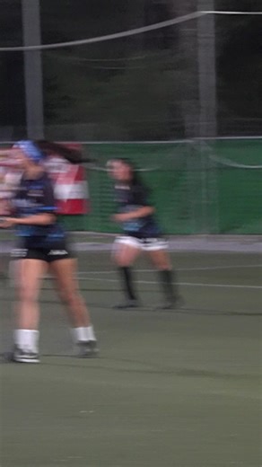 Excelente cobro de penal: golazo y atajada en fútbol
