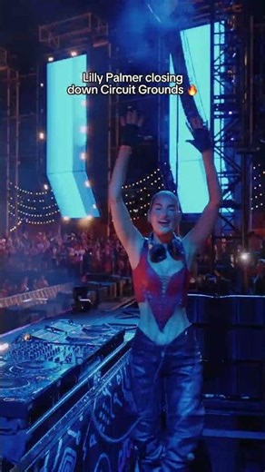 The queen of darkness 🌛⚡️ ‪@lillypalmer_dj‬