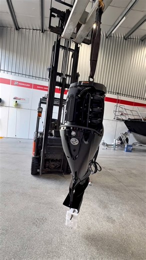 First installation of 2026💥 Watch Shane install the Mercury 150 horsepower! Level up your boating game this year- whether you have a new boat to power or want to repower your beloved boat. Brisbane Marine has you covered🤩 Get your personalised quote today👇 www.brismarine.com.au/build-price-your-mercury-outboard-or-mercruiser/ 📞O7 3889 3033 📍306 Duffield Road, Clontarf | Brisbane Marine