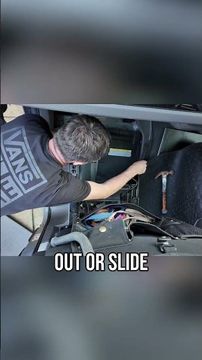 Crafter/MAN TGE Battery Installation: Easy DIY Guide #shorts
