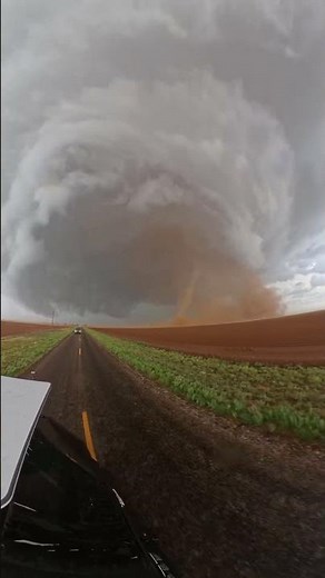 WOW watch this hook-slice #tornado intercept in West Texas Dominator 3