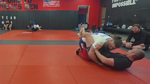Locking up a choke from top half. #grappling #choke #sub #bjj #jiujitsu