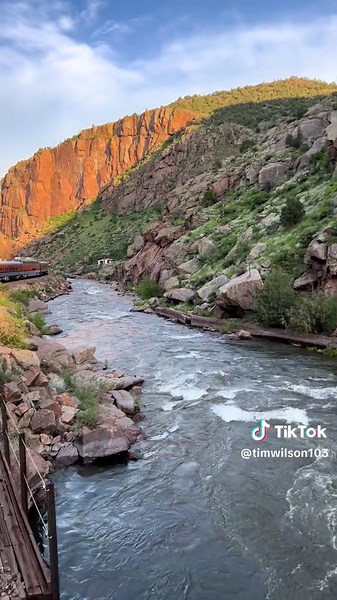 Wilson82 (@timwilson103)’s videos with Rocky Mountain High - John Denver