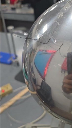 IGCSE physics. Van De Graaff generator and static electricity.