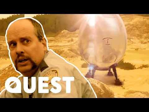 Mysterious UFO Blasts Away From Terrified Police Officer I Close Encounters