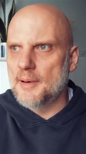 Langusta na palmie | Wstawaki #2133 • DOTYK | Instagram