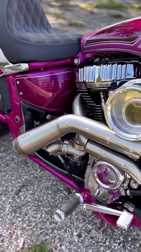 Bold colors and big power define the 2024 Drag Specialties FatBook cover bike 🎨 Designed and built by Gary Chipp and the Fat Baggers team “It is a runner, a real hot rod,” said Chipp. “The turbo kit was part of the original build idea. The thought was to make a Pro Stock-style motorcycle. But during the build process we kind of changed it up, went with a different look. And it turned out great.” Read the full story at your local Drag Specialties dealer 🔗 Dealer locator link in bio #DragSpecial