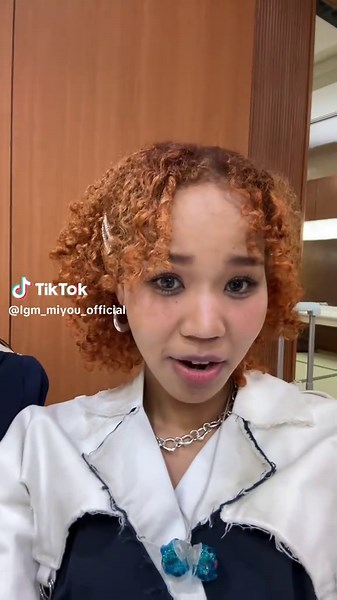 Little Glee Monster: Mysterious Dance Performance