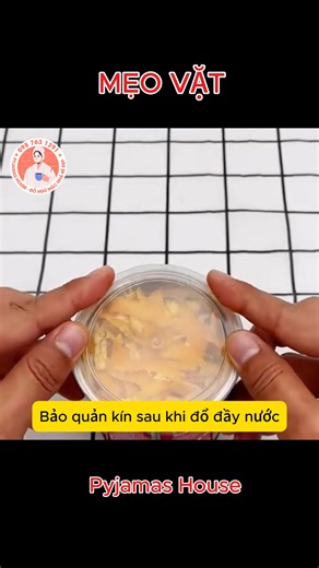 “Chỉ với một mẹo nhỏ, bạn có thể làm sạch mọi ngóc ngách trong nhà dễ dàng ✨ Mẹo đơn giản – hiệu quả bất ngờ! 👉 Theo dõi kênh để học thêm nhiều cách dọn nhà nhanh – sạch – tiết kiệm nhé! #meovat #dondepnhacua #lamdepnhacua #shorts #meolamsach #giadinh” #meovatlamdepnhasang #meovatnhacuatoi #lamdephomnay #meolamsach #nhacuasach #sachdep #meovatgiadinh #meovatcuocsong #tienichgiadinh #cleaningtips #cleaninghacks #cleanhometips #hometricks #cleanspace #tidyhome #organizedhome #springcleaning #clea