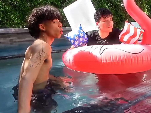 GeorgeNotFound Hot Tub Stream Memories