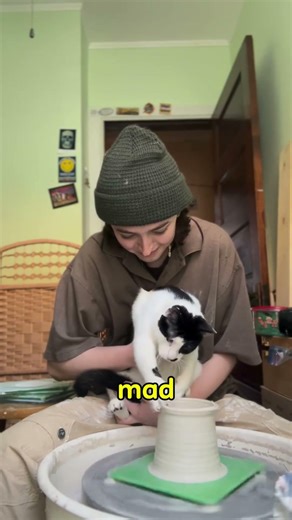 She Taught Her Cat to Make Clay Sculptures… And It Actually Works 🐱🎨😲 #shorts