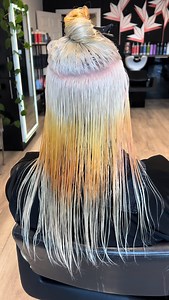 ⚠️When it comes to color things don’t always go as planned, but this is where your artistic ability can really shine! This client wanted all over pastel blue with pastel rainbow sections. . . . However after I lifted her we obviously had to change our plan. What would you do with this starting point while staying as close to her inspiration as possible?? ⬇️ Let’s chat 💬 ⬇️ Who wants to see how I transformed this color?! 🙌🏻 | Taylor Rae Hair