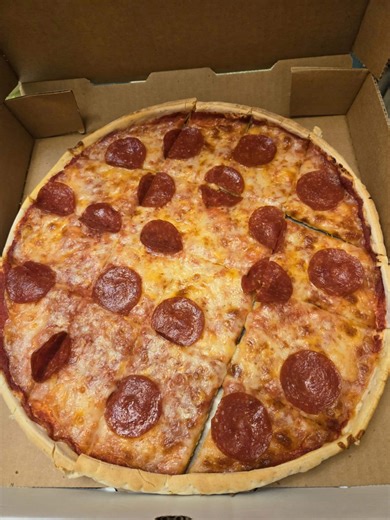 11 Oshkosh taverns locals love for bar pizza and cold beer