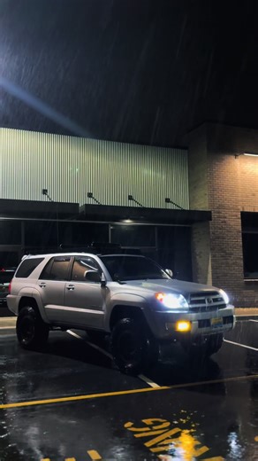 Rainy nights#4runner #offroad4x4 #offroad #prerunner #build