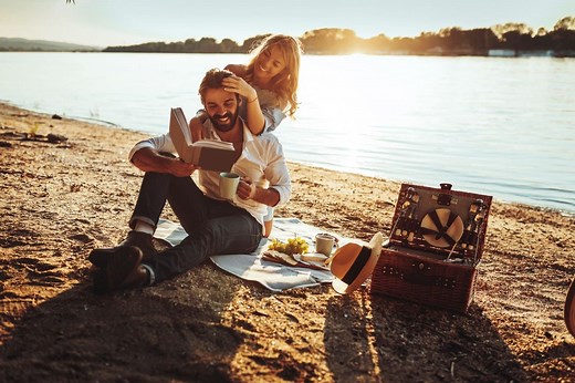 97 Romantic Things To Do With Your Girlfriend (Date Ideas)