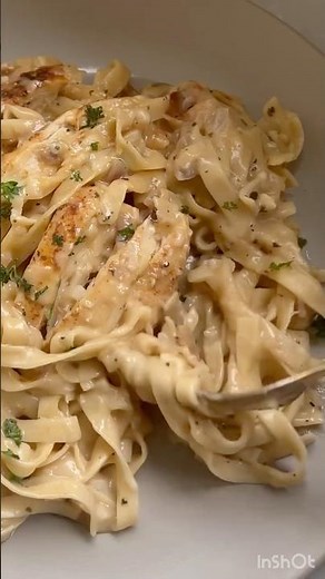 One-Pan Garlic Parmesan Chicken Pasta | Creamy & Delicious Recipe 🍝✨