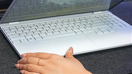 【机械革命推荐】办公笔记本电脑轻薄游戏本15X Pro暴风雪性能释放强劲，搭载AI核心高效处理多任务，32G大内存配合1TB固态硬盘，120Hz高刷2.5K屏幕