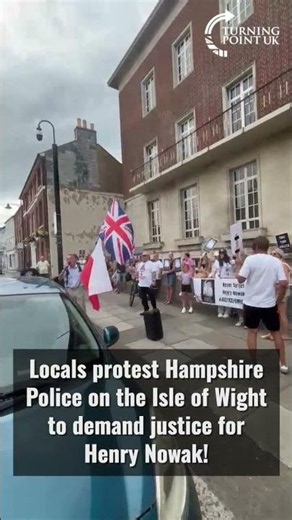 Locals protest Hampshire Police on the Isle of Wight to demand justice for Henry Nowak!