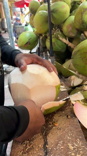 Green coconut cutting skill! #shorts #explore #fruit #streetfood #coconut #explore
