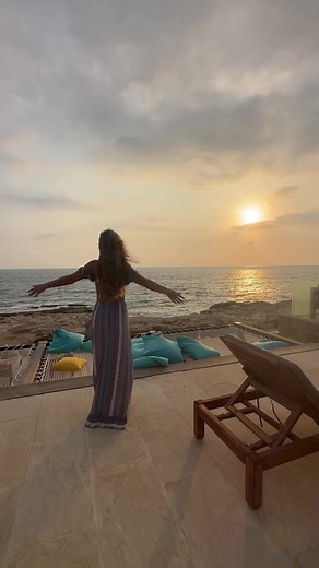 Create ur own mood and enjoy every moment💙💙💙 #nicolesaba #feelingcool #elgawhelw #singer #performer #star #summervibes #summertime #mymood #fyp #fy #tiktok