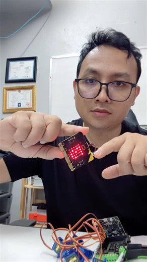 Radio Frequency two Microbit works as Transmit & Receiver #autonomousrobot #automobile #microbits