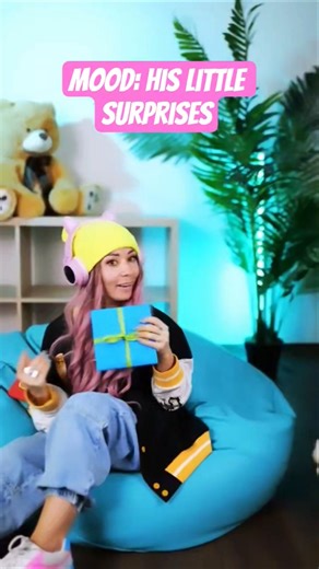 Boyfriend surprised me at high school! Sooo Romantic 😍 #shorts