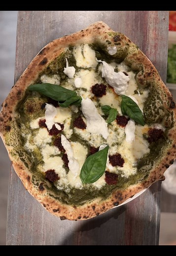 Hilfe und Pizza: Ein Erlebnis in Neapel