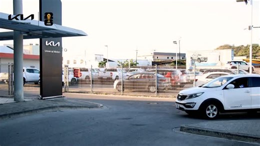 Kia Motors Curaçao on Instagram: "Diasabra, nos a entregá ofisialmente e KIA Seltos na nos embahadór ofisial, Kapitán Blueface Brenton 💙🚗 E Seltos aki ta bini ku un wrap úniko ku logo di Kapitán Brenton i logo di KIA Curaçao ku un QR code pa gana premionan. E KIA Seltos lo ta bai kompañá Brenton riba e kaminda pa WK2026, representando, orguyo i soñonan den moveshon. 👀 Si bo a mira e Seltos riba kaminda? 📸 Saka un potrèt 📲 Pone esaki riba bo social media 🏷️ Tag @KiaCuracao i @Brenton.balent