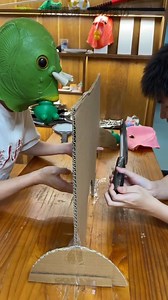 323K views · 5.8K reactions | Quickly call your friends to come and watch the electric mosquito swatter prediction challenge 1/2#guanbue | Guanbue管不饿 | Facebook