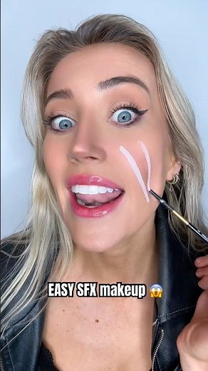 Watch this EASY SFX makeup tutorial! 😱 #horror #makeupartist #makeup #scary #spooky #halloween #sfx