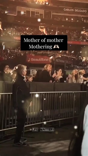 Here's How Genius Mastermind Andrea Cupid 💘 Swift Vibing Like Owing ✨️#taylorswift #erastour #shorts