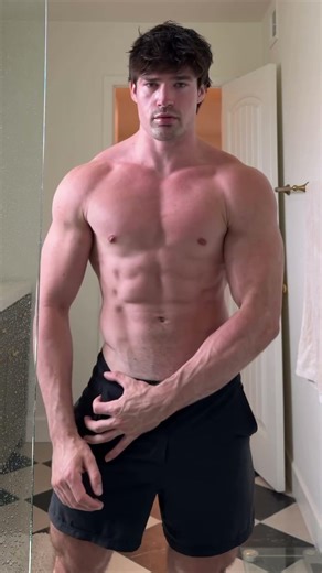 Shredded & Aesthetic – Young Muscular Guy Shows Off Ripped Abs- austinsfit #aesthetic #fitness
