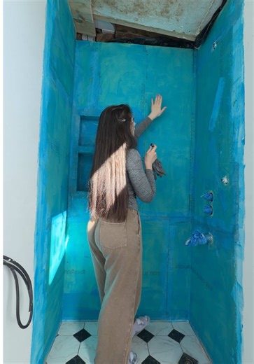 Вот такая стройка дома 12 кв. Делаем ремонт в ванной 2,8 кв весело и с музычкой. #стройка #ремонт #строительство #строимдачу #строимдом